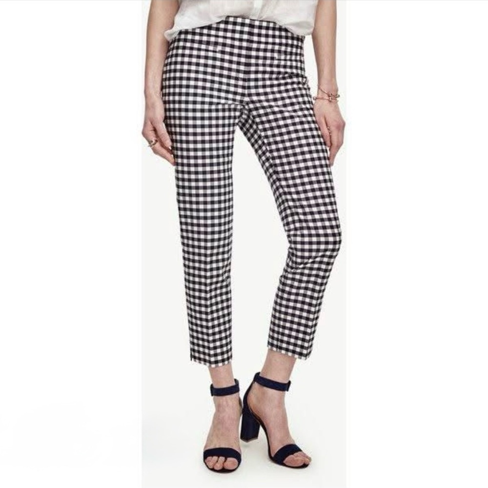 ~Ann Taylor Navy and White Checkered Cropped Pants